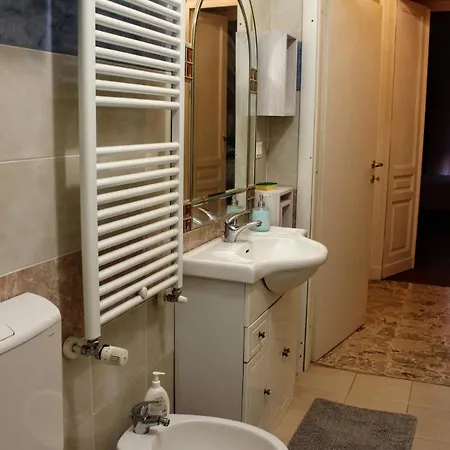 Apartment Fieramosca 2 Da Letto 2 Bagni Cucina E Salottino